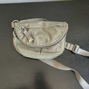 Lululemon festival bag